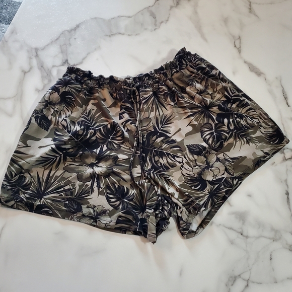 Tropical Print Shorts French Laundry size XL - Picture 2 of 13